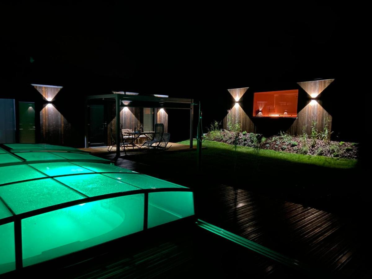 Nowe Domki Deluxe Z Widokiem Na Zatoke Z Basenem I Sauna Oslonino Dış mekan fotoğraf