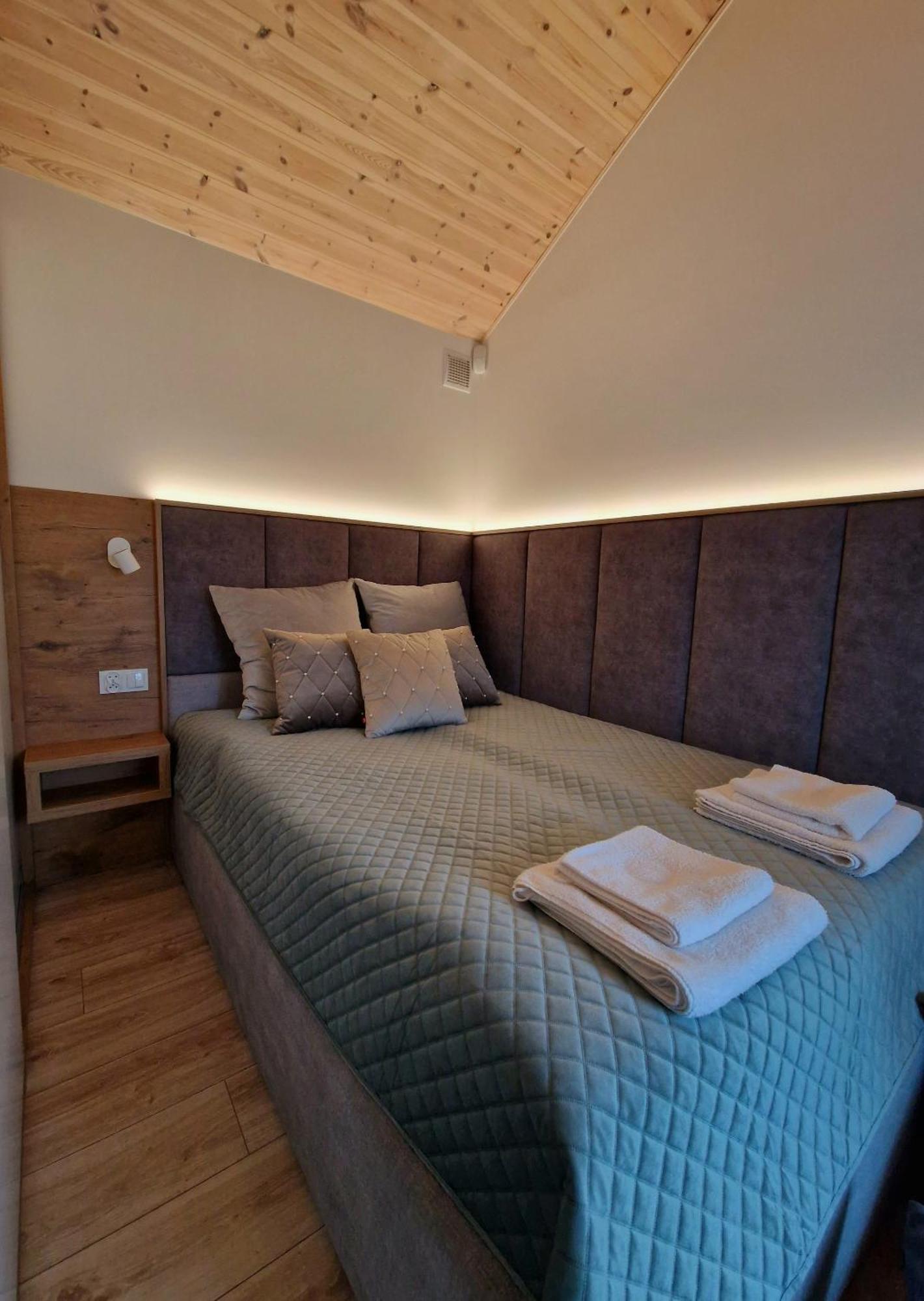 Nowe Domki Deluxe Z Widokiem Na Zatoke Z Basenem I Sauna Oslonino Dış mekan fotoğraf